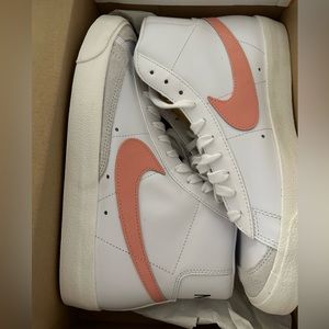 Nike Women’s Blazer Mid ‘77 Hightop Sneakers